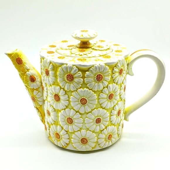 Brinn's Daisy Ceramic Vintage Tea Pot - Picture 1 of 9